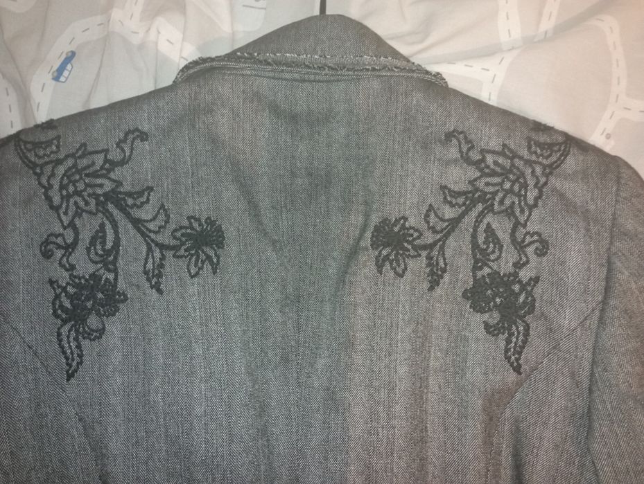 Женский серый пиджак More&More