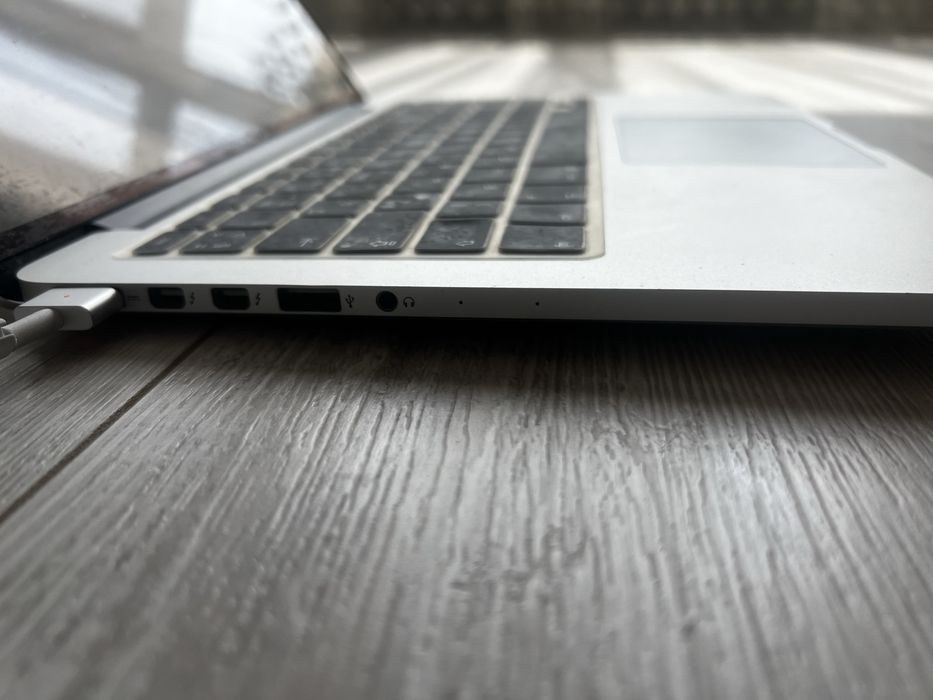 Mac book pro 13inch (2014 года)