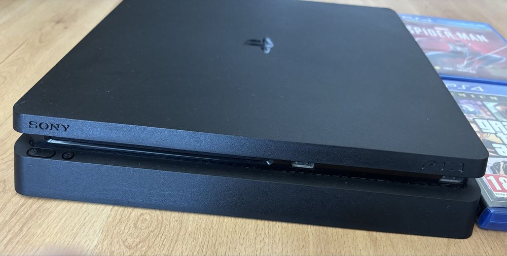 Ps4 slim 1tb с 3 джойстика