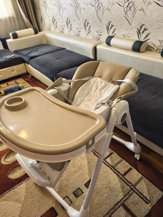 Детский стульчик для кормления