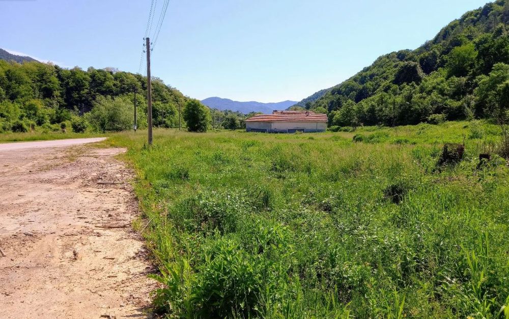 Продава се Промишлена сграда в с. Младен, Област Габрово - 883 кв.м за 195 €/кв.м - Снимка #9