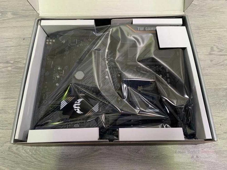 Placa de baza Asus TUF Gaming B450-PLUS GAMING II soclu AM4 AMD noua