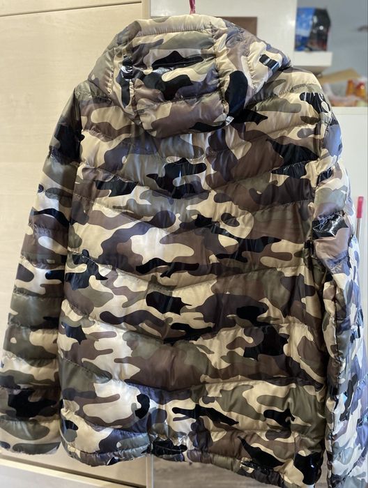 Яке GUESS ново оригинално