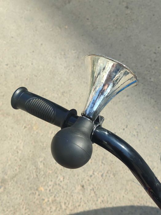 3 g'ildirakli orqa o'rindiqli velosiped (2 o'rindiqli)