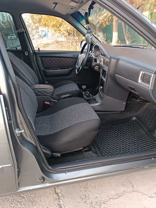 Nexia 2 sotiladi 1.6