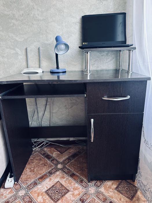 Рабочий стол в отличном состоянии