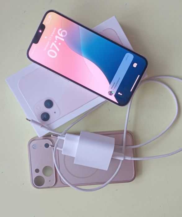 Продам айфон 13