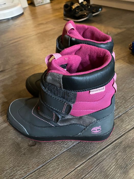 Продаю ботинки Timberland на девочку