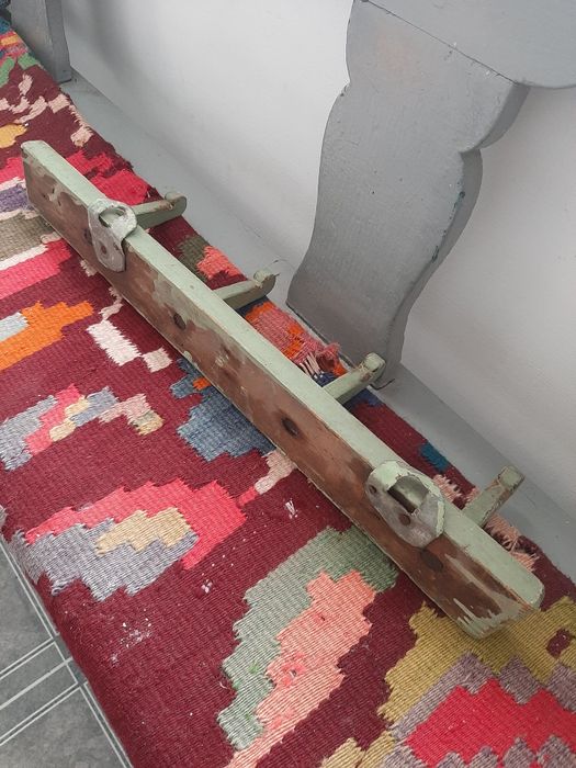 Cuier vechi din lemn