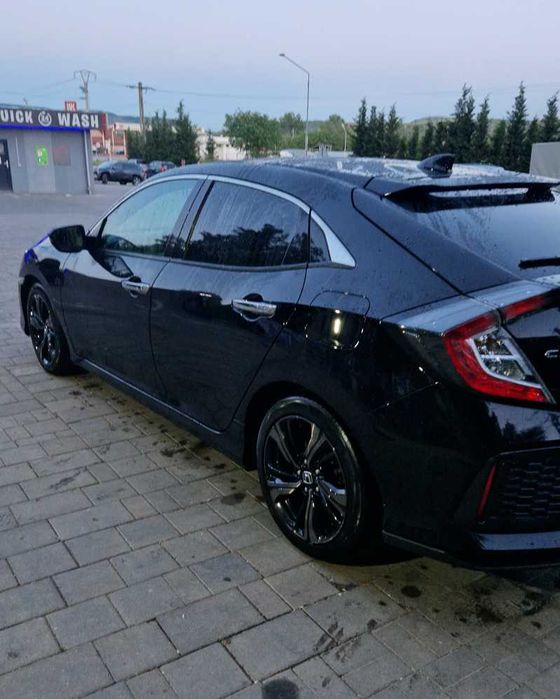 Honda Civic 1.5 VTEC Turbo Prestige 182CP | 2018 | 73.200 km | Automată | Negru