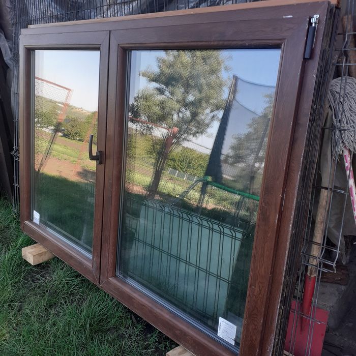 Drujbă și geam de vânzare.