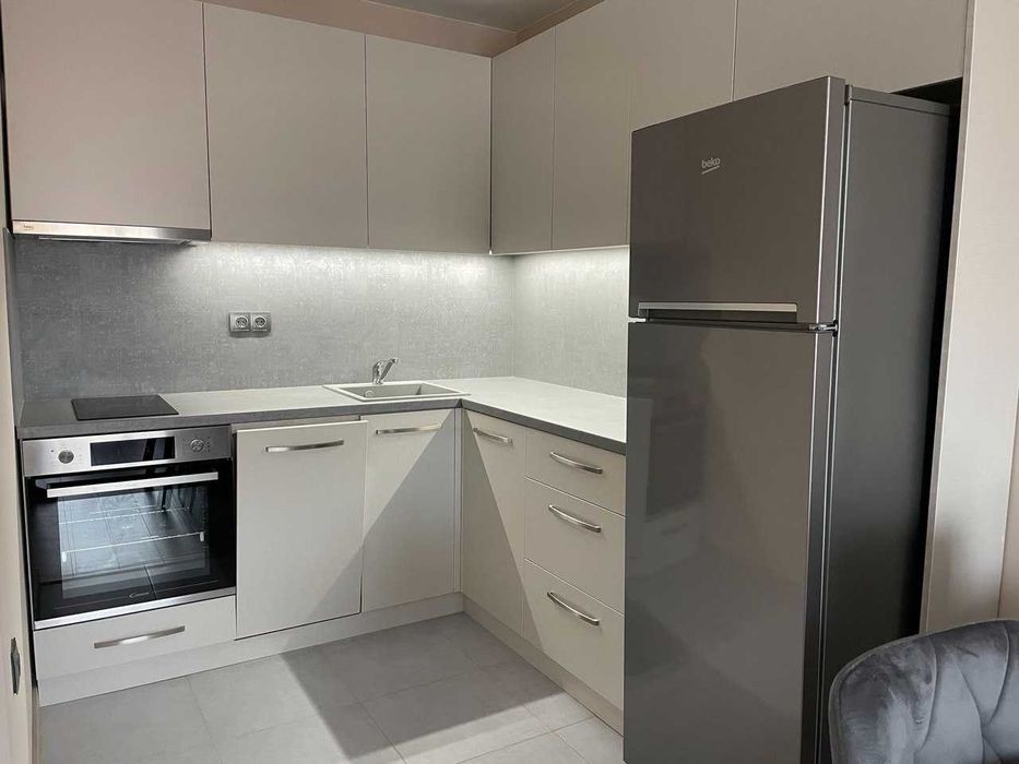 Дава се под наем Двустаен апартамент в Пловдив, Център - 65 кв.м за 620 € - Снимка #2