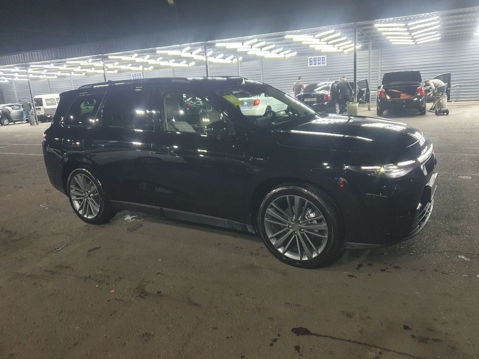 Leapmotor C16 
3- pozidsiya ledarni eng fuli 
10.000km yurgan.
Toshken