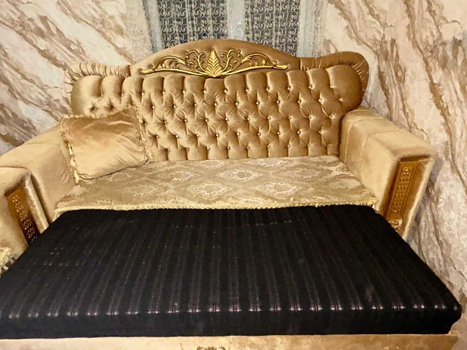 Холен диван с маса