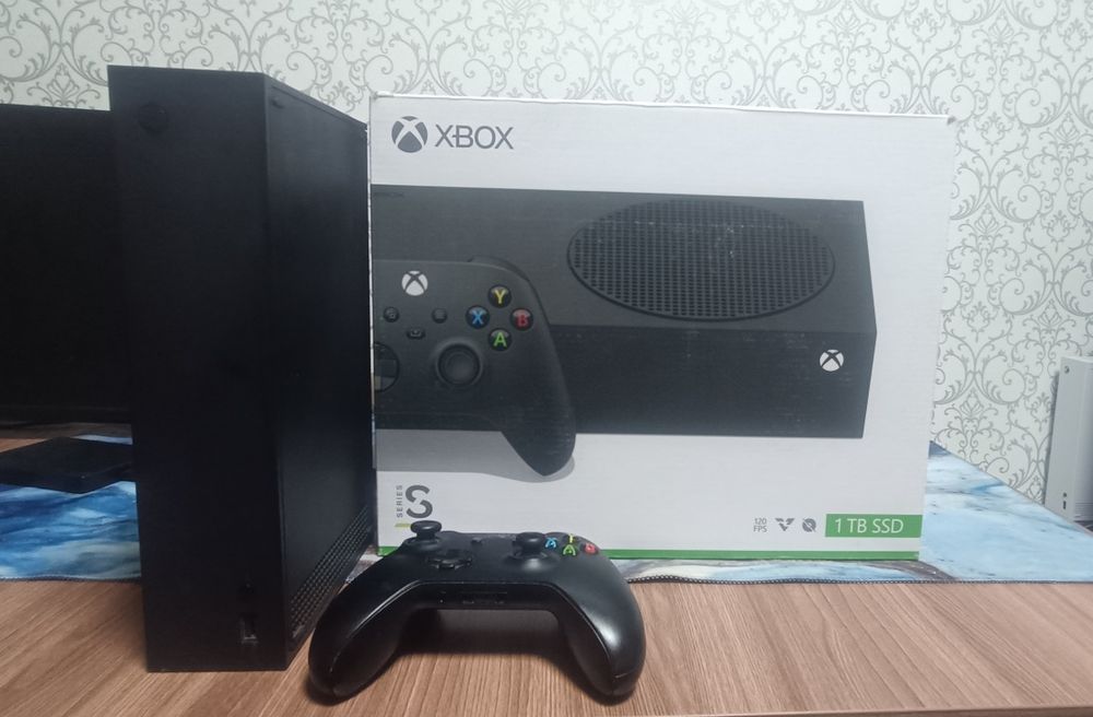 Xbox Series S (1 тб) 1 геймпад, FC 26, полный комлпект