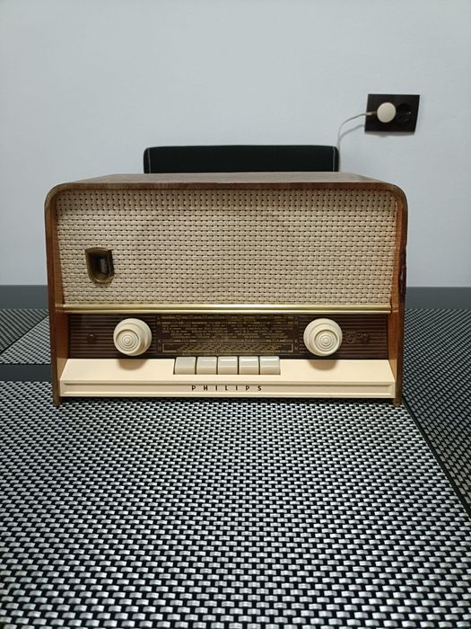 Vând radio Philips Philetta