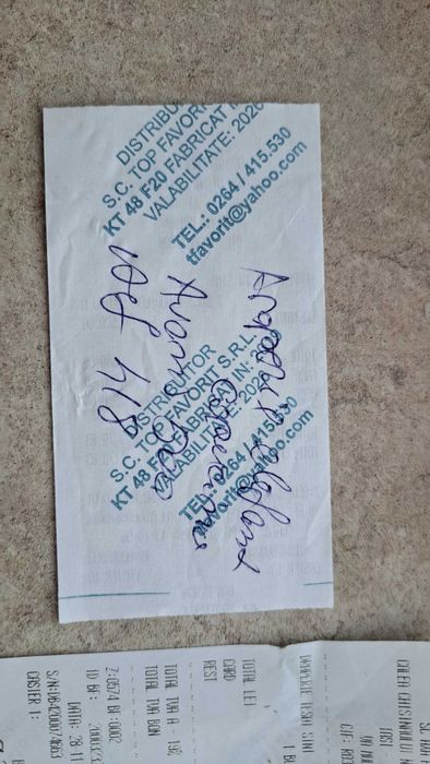 Draperii folosite, dar impecabile