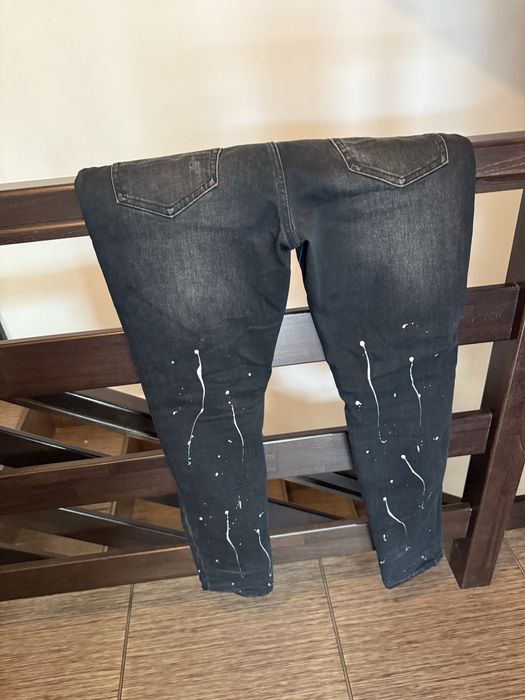 Blugi negri cu pietre