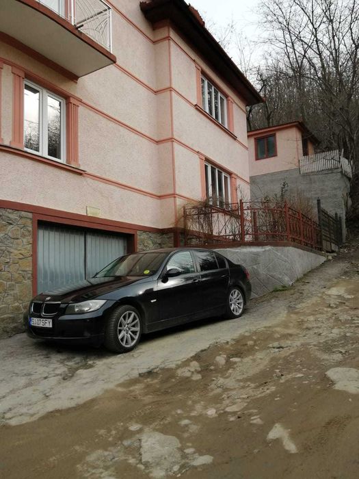 Casă de închiriat pe termen lung 4 camere baie bucătărie.Șimleu