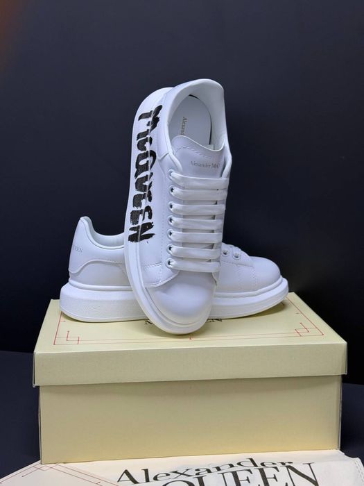 Adidasi Alexander Mcqueen noi !!! Marimi 40/44 !!!