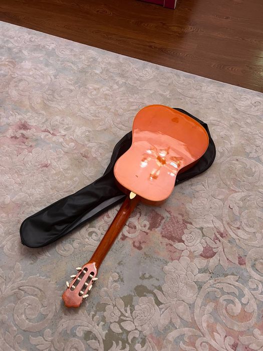 Deviser Classic — классическая гитара, отличное качество, чехол в пода