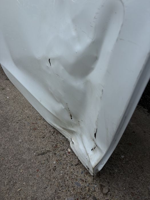 Продам заднюю правую дверь