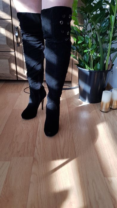Cizme negre lungi peste genunchi cu geanta