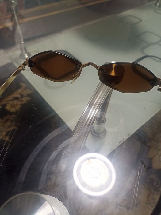 Продавам дамски слънчеви очила