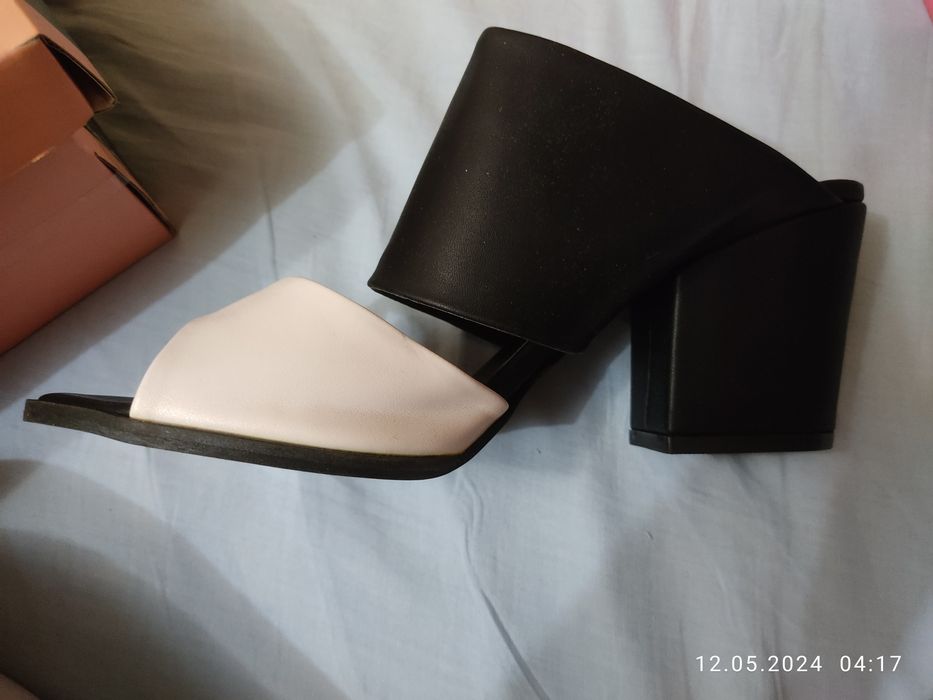 Женские шлепанцы новые