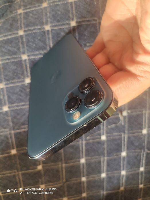 Продам Айфон 12 про макс