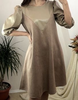 Двойка с брюками, и платя