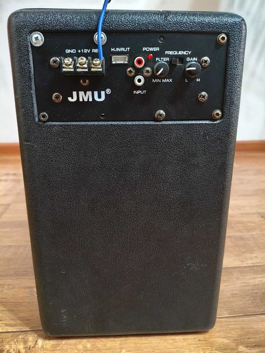 Продам два сабвуфера