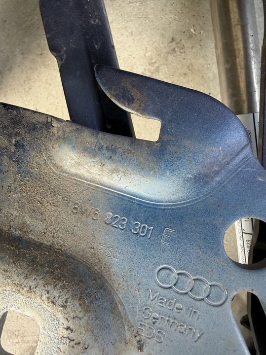 Пиропатрони панти преден капак Audi A5 S5 b9 b9.5 8W лява дясна