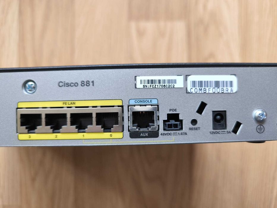 Router Cisco 881