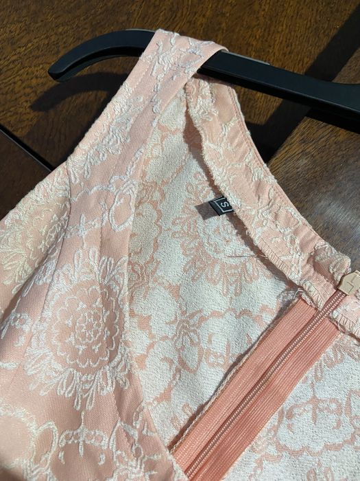 Розова рокля S размер