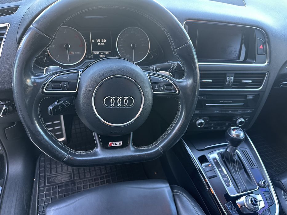 Продавам Audi SQ5