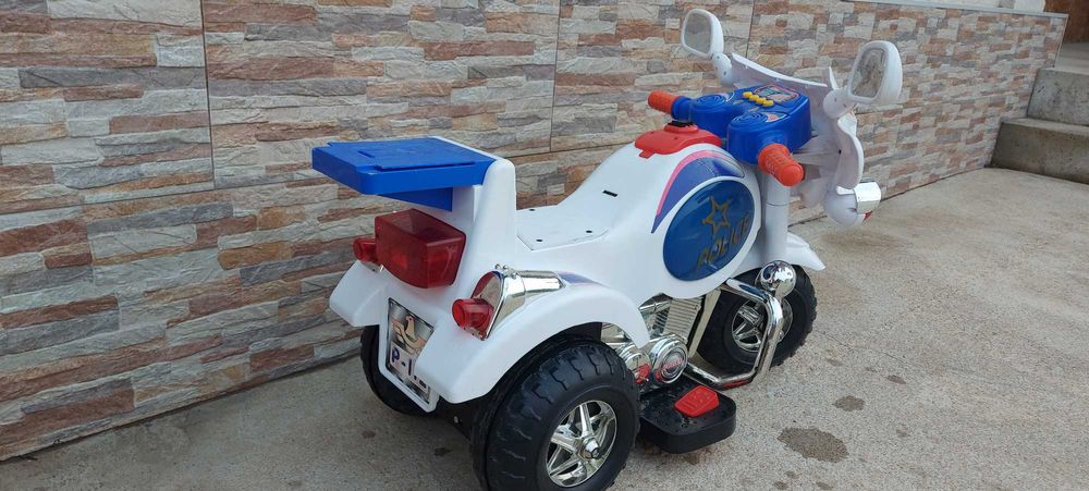 Акомулаторно електрическо полицейско моторче за дете