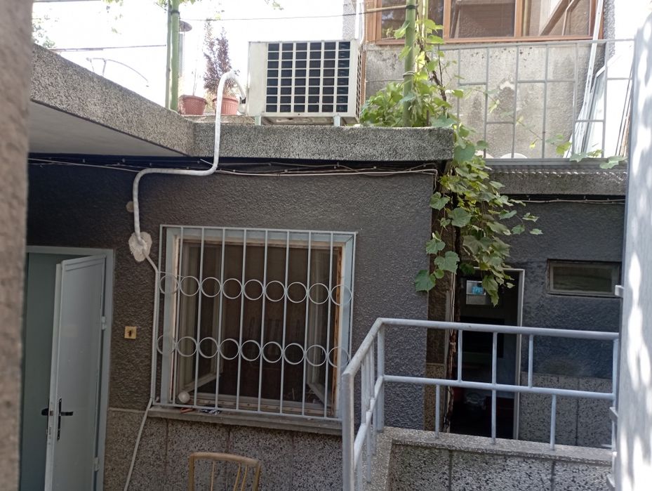 Дава се под наем  в Пловдив, Сточна гара - 13 кв.м за 102 € - Снимка #1