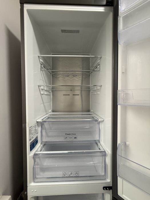 Продам бу холодильник Samsung no Frost- просто крутая машина