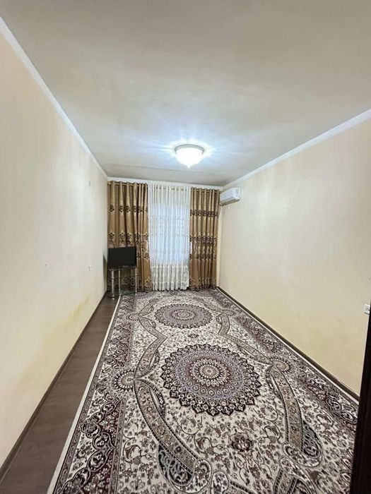 Kvartiraga qizlar olinadi