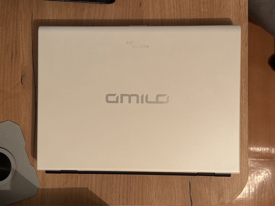 Ноутбук Fujitsu Siemens AMILO Si 3655