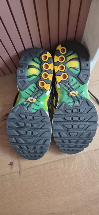 Свежи маратонки NIKE