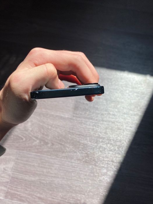 iPhone 15 black titan