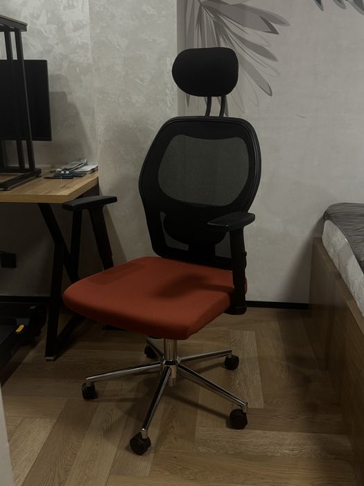 Компьютерное кресло