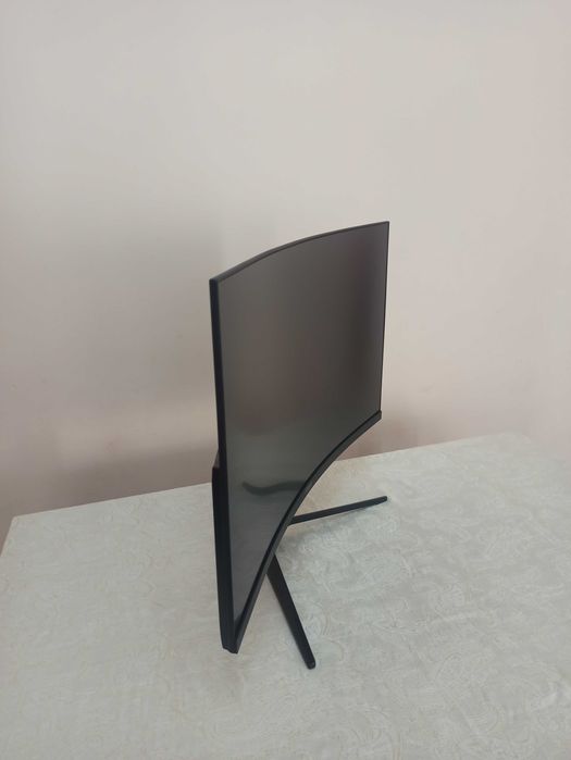 Monitor Sotiladi msi 31.5 CURVED GAMING Optix Yoki obmen Notebookga