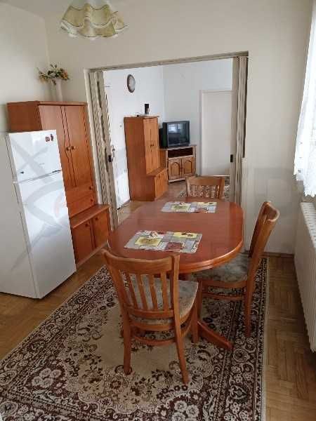 Дава се под наем тристаен апартамент в Център! 21864312