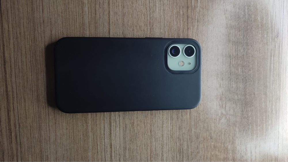 Обмениваю айфон 12 мини