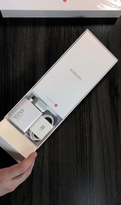 Xiaomi 17 Чисто нов