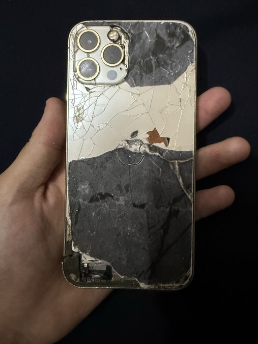 Продам Айфон 12Про 128гб