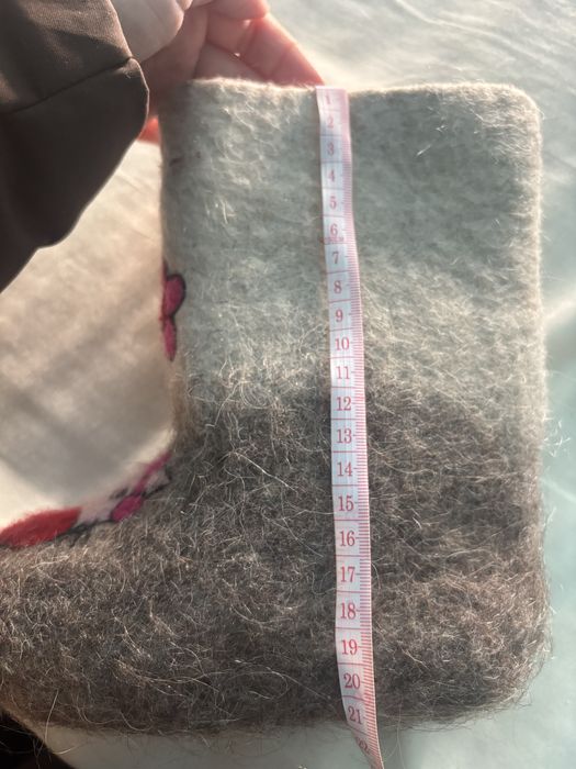 Продам валенки на девочку 4-6 лет